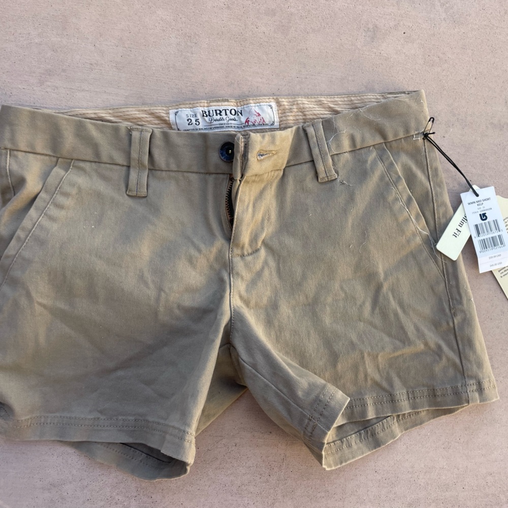 Women’s Mid Short Khaki